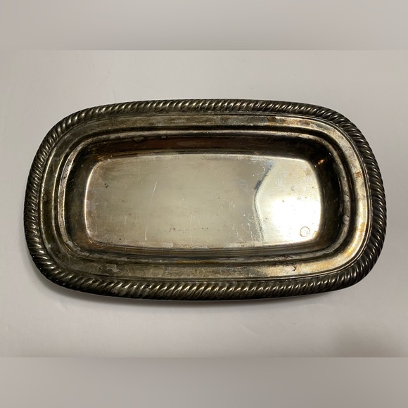 Vintage WM Rogers Silver-Plated Butter Dish - Picture 9 of 12